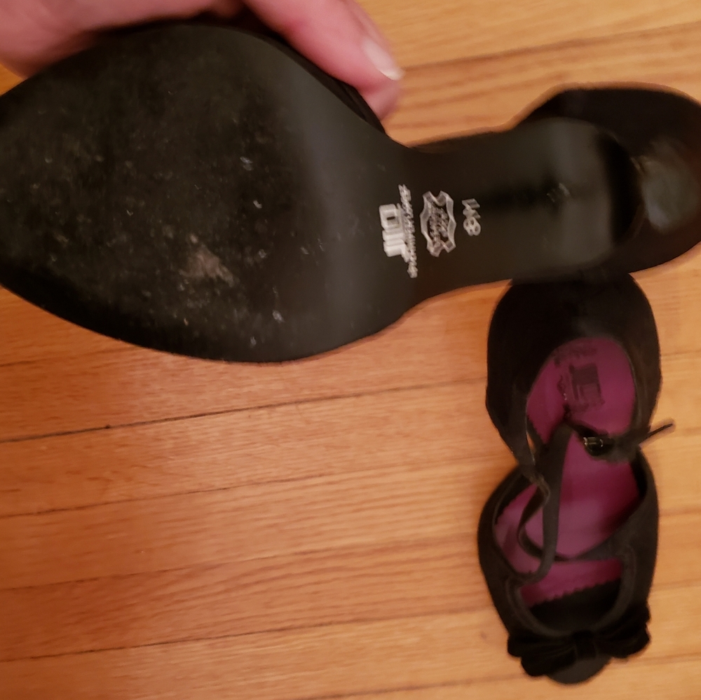 Shoes - Picture 3 of 3
